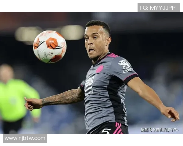 身上纹字的足球球星有哪些 他们背后隐藏着怎样的故事与信仰